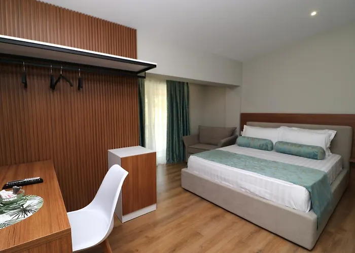 Elarad Pensionat Vlorë